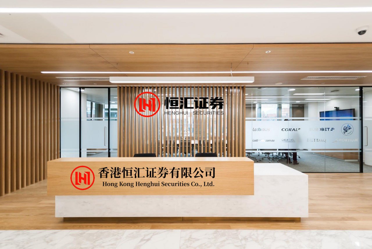 原油配资开户平台 离开央视15年，汪文华低调隐居黄山，70岁满头白发享受田园生活